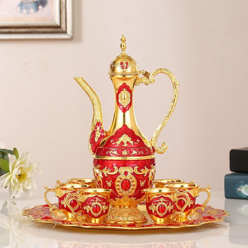 Retro High-End Wine Glass And Jug Dispenser Set